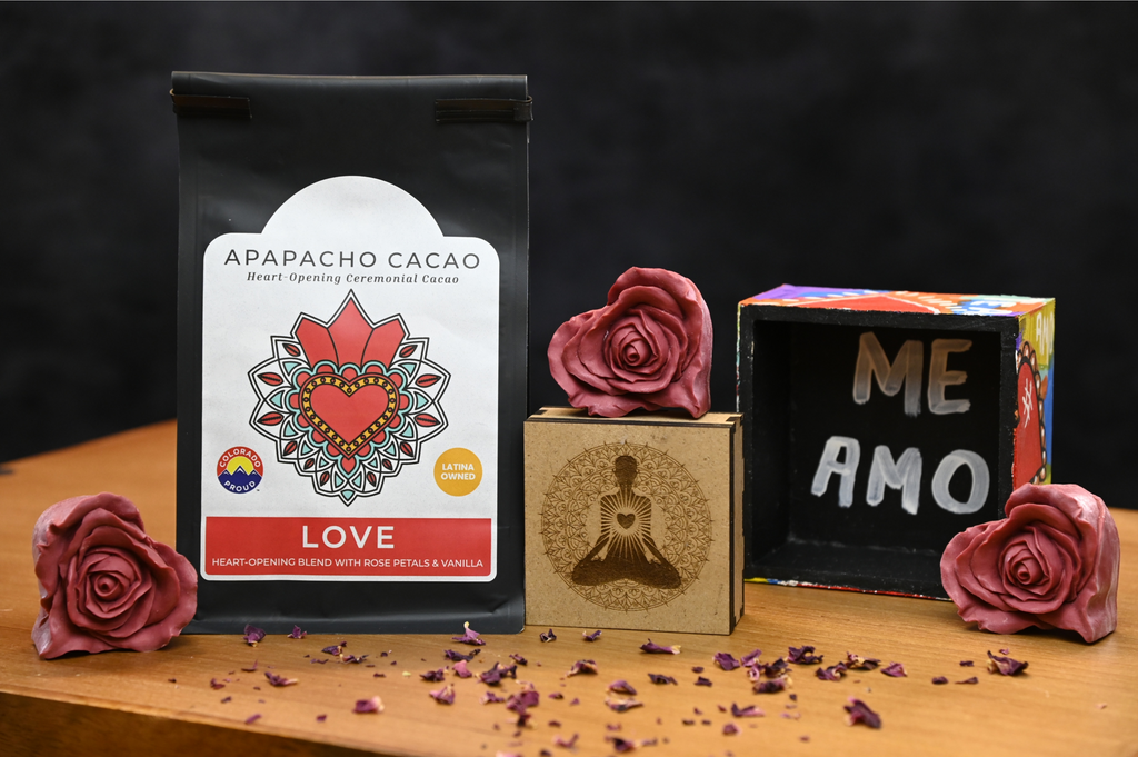 Apapacho Cacao "Love" blend with rose petals and vanilla